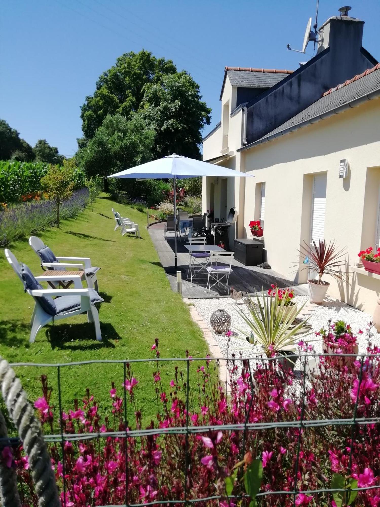 Kerlan 5 Bed and Breakfast Béganne Exteriör bild